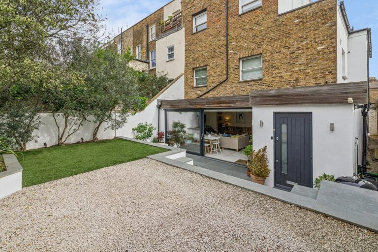 images of property on Askew Road