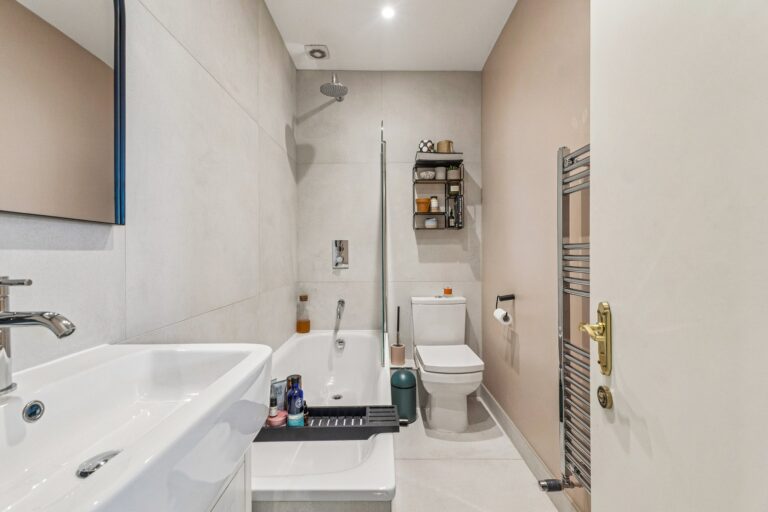 images of property on Askew Road