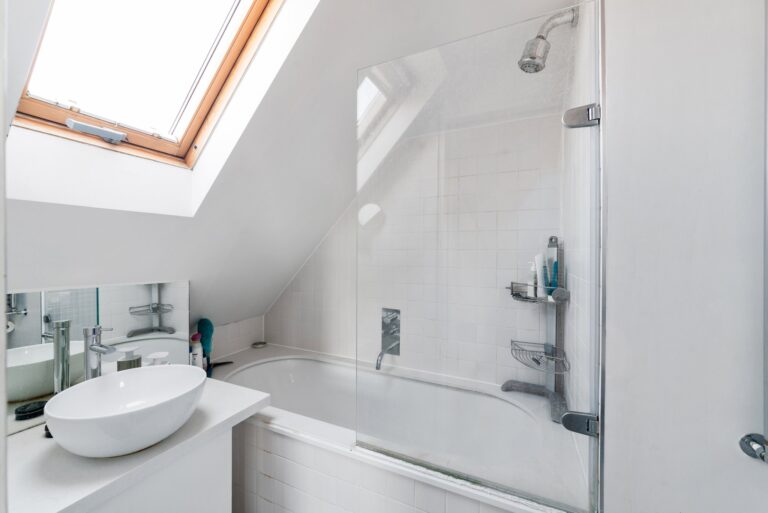 images of property on Rusthall Avenue