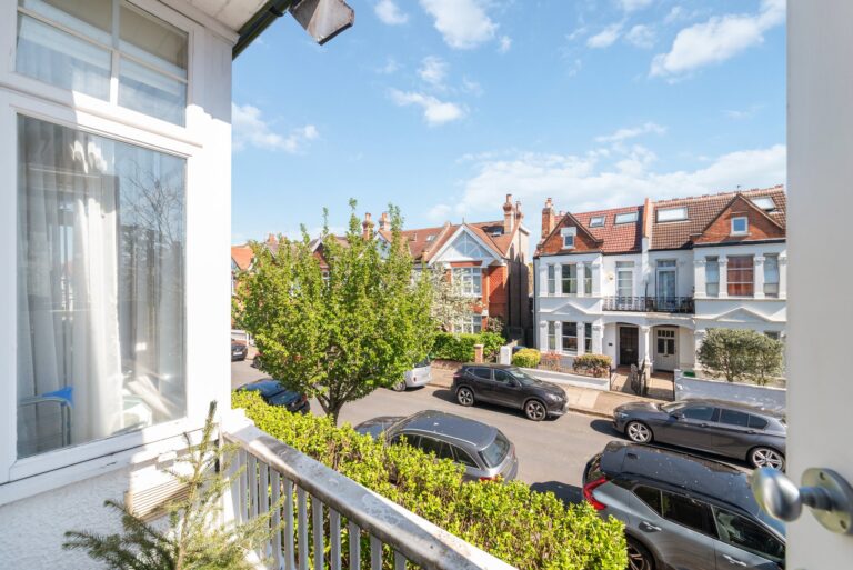 images of property on Rusthall Avenue