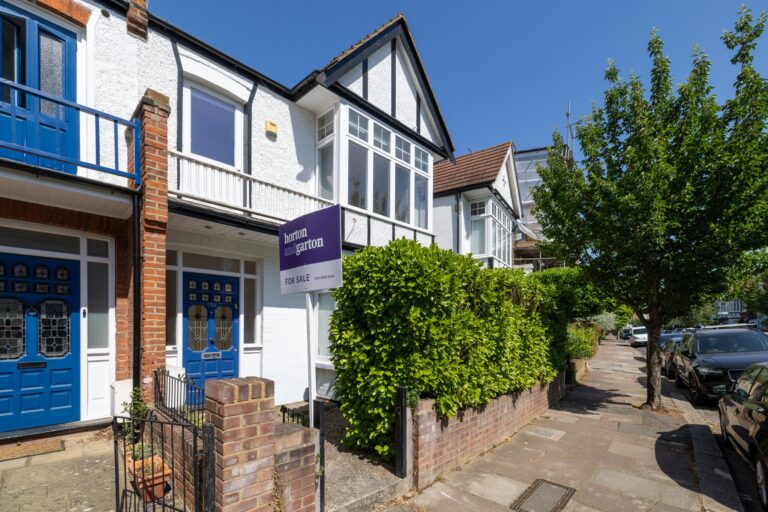 images of property on Rusthall Avenue