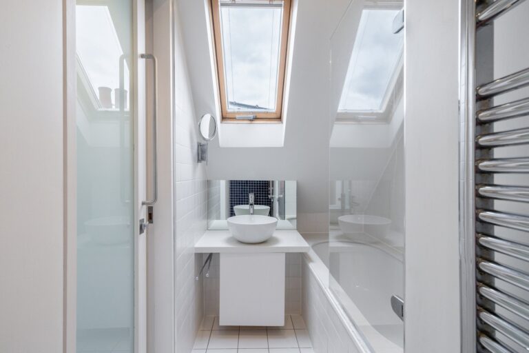 images of property on Rusthall Avenue