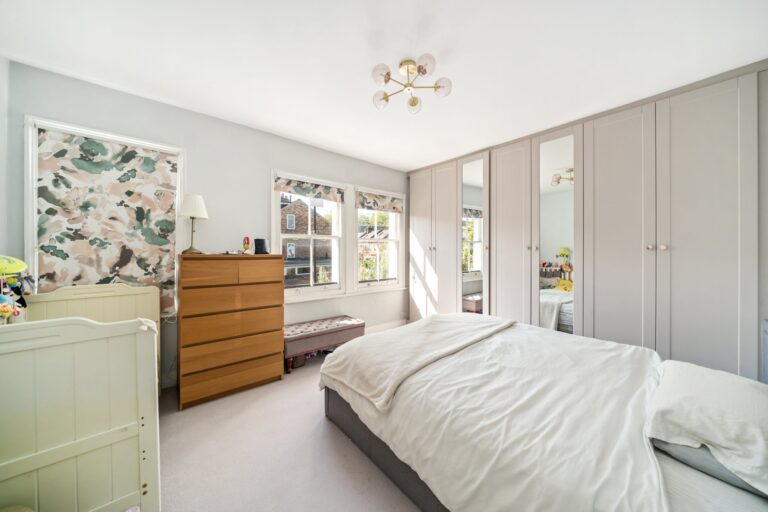 images of property on Waldeck Road