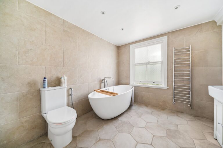 images of property on Waldeck Road