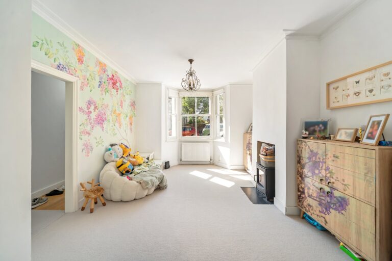 images of property on Waldeck Road