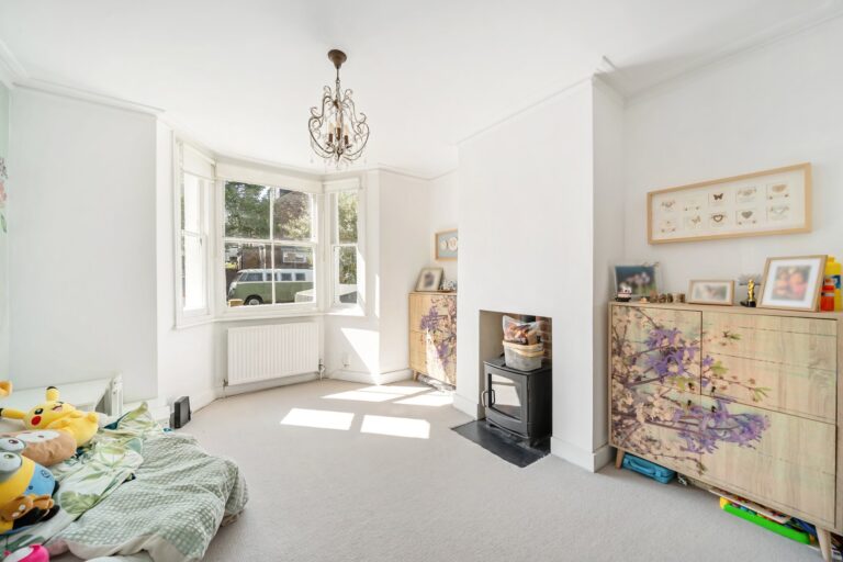 images of property on Waldeck Road