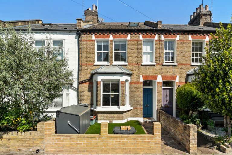 images of property on Waldeck Road