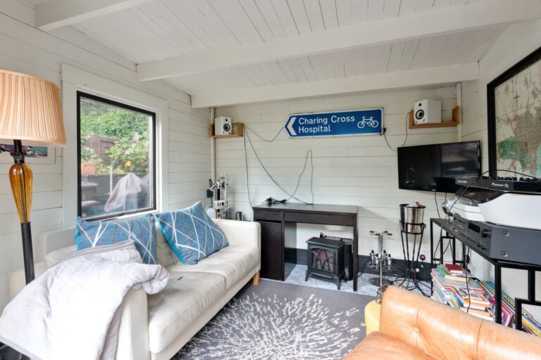 images of property on Lawford Road