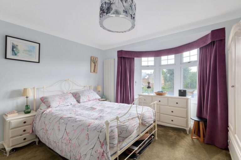 images of property on Lawford Road