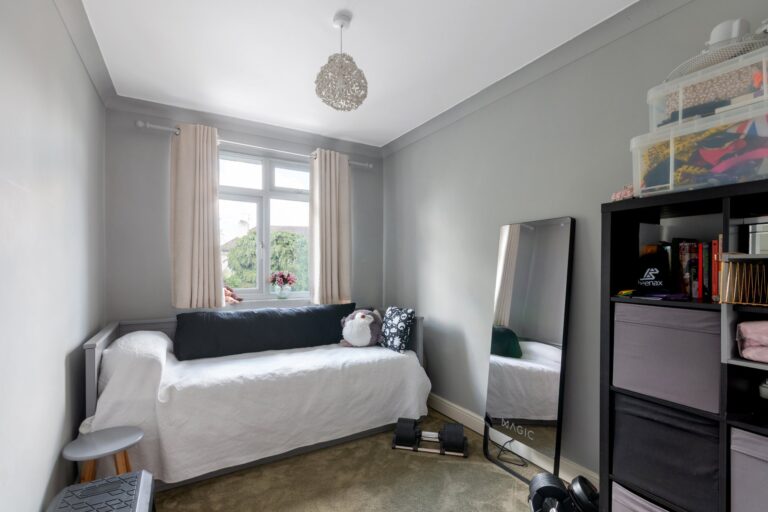 images of property on Lawford Road