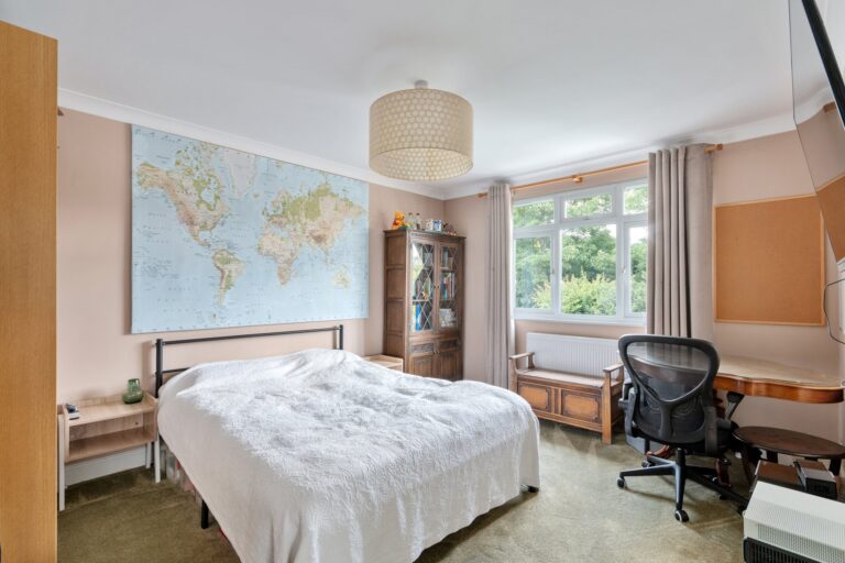 images of property on Lawford Road