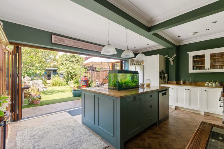 images of property on Lawford Road