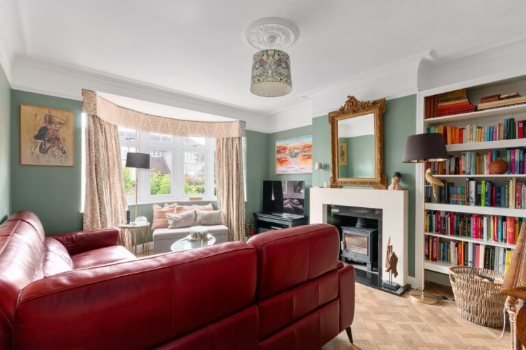 images of property on Lawford Road