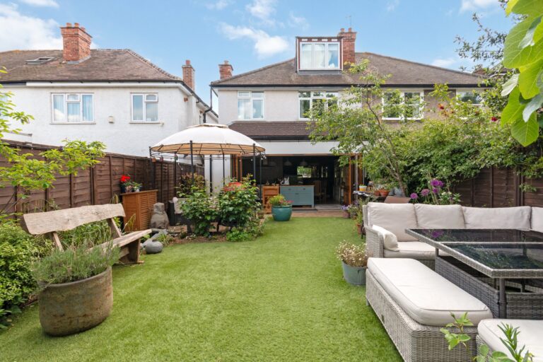 images of property on Lawford Road