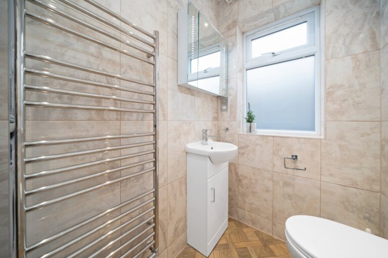 images of property on Lawford Road