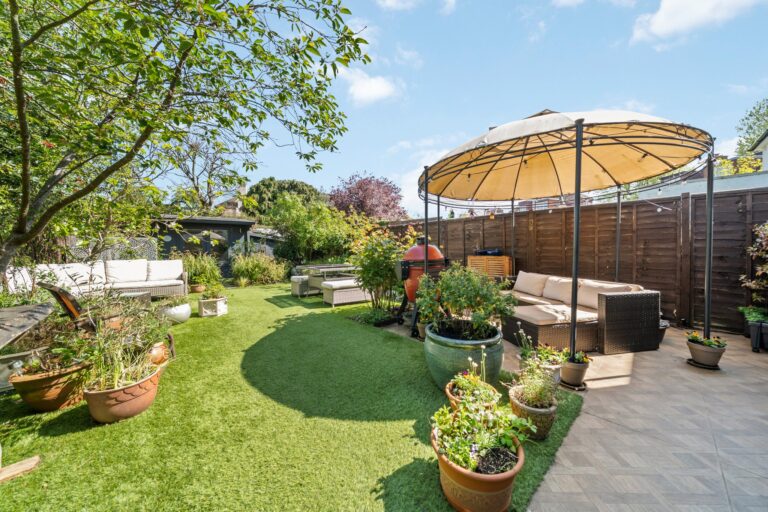 images of property on Lawford Road