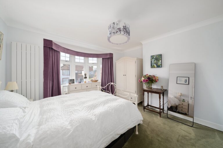 images of property on Lawford Road