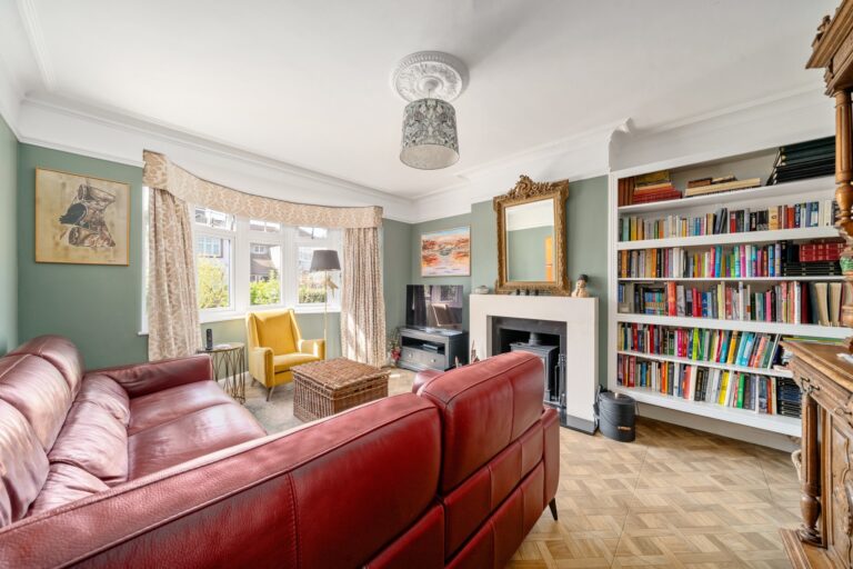 images of property on Lawford Road