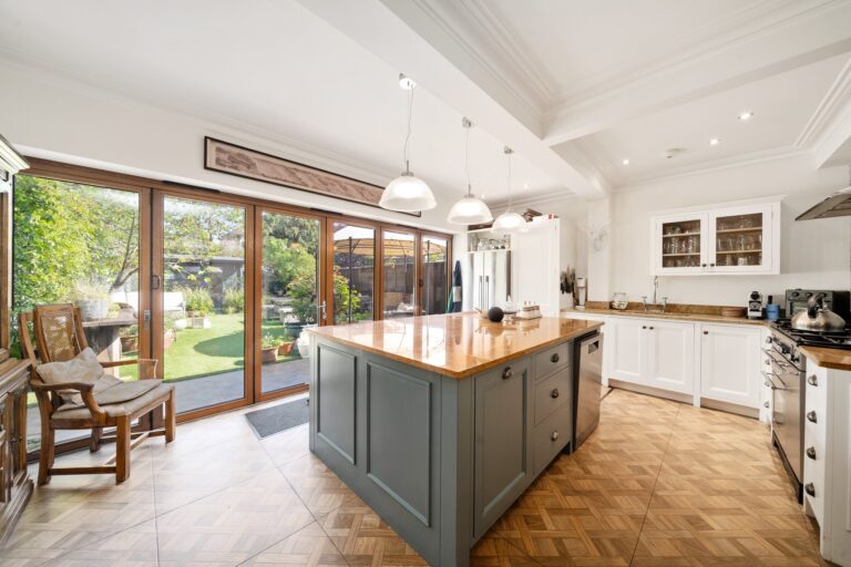 images of property on Lawford Road