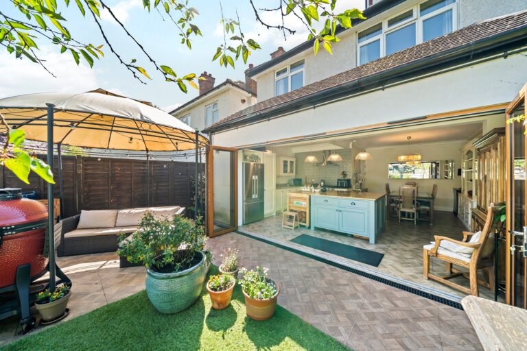 images of property on Lawford Road