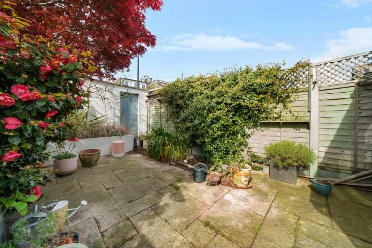 images of property on Wilton Avenue