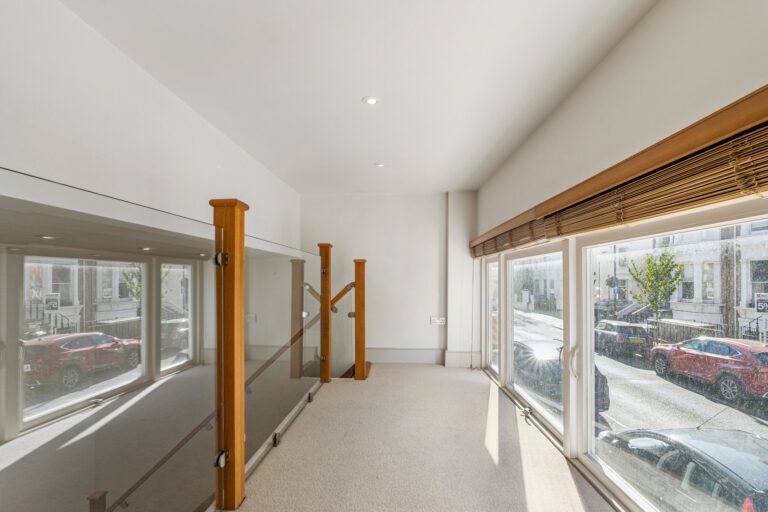 images of property on Blythe Road