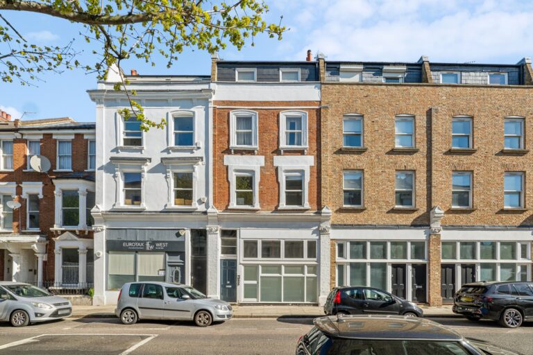 images of property on Blythe Road