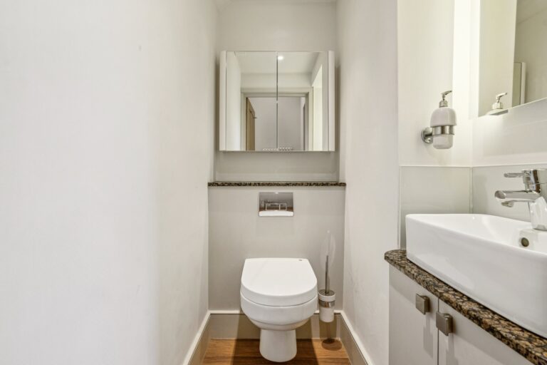 images of property on Blythe Road