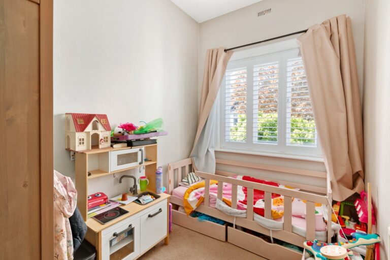 images of property on Hamilton Road