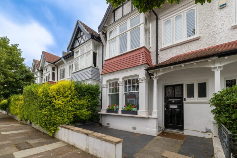 images of property on Hamilton Road