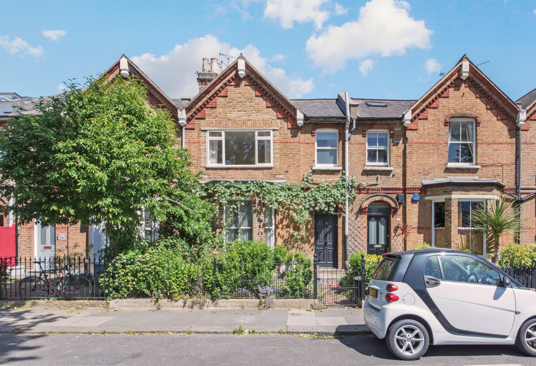 images of property on Iffley Road