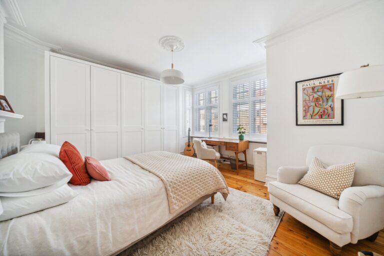 images of property on Hamlet Gardens