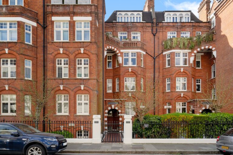 images of property on Hamlet Gardens