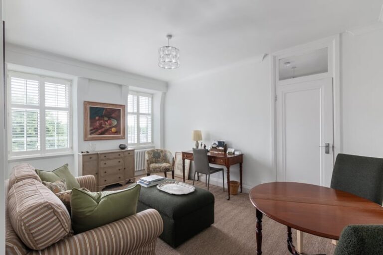 images of property on Heathfield Terrace