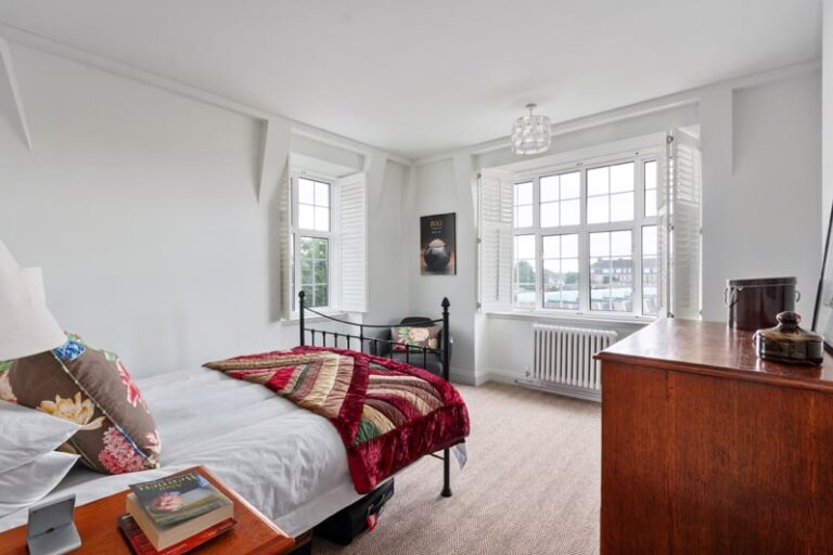 images of property on Heathfield Terrace