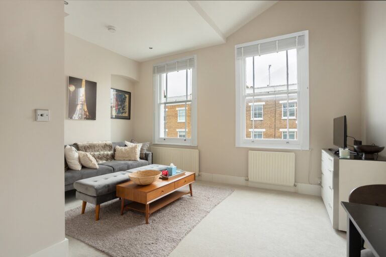 images of property on Overstone Road