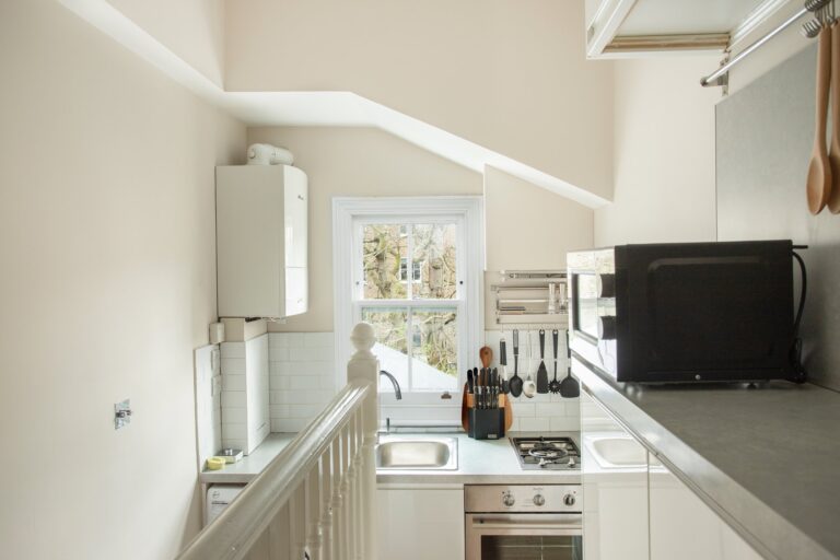 images of property on Overstone Road