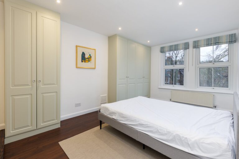 images of property on Sinclair Gardens