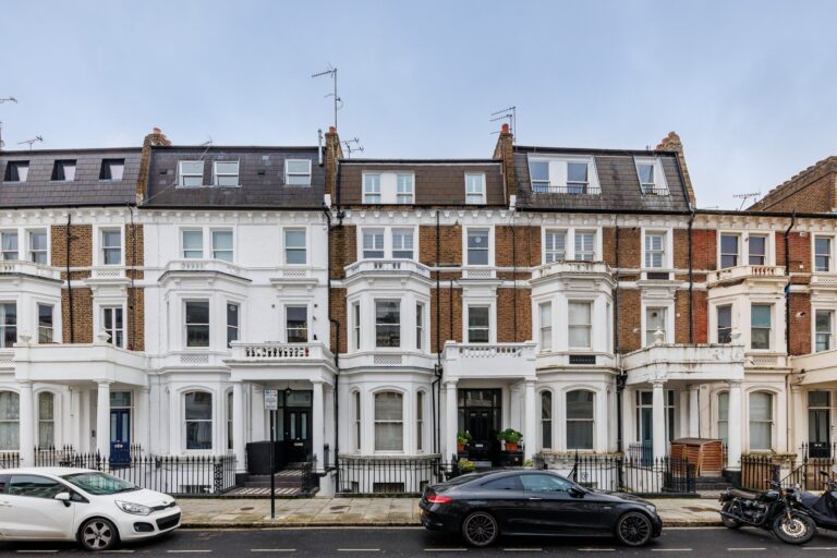 images of property on Sinclair Gardens