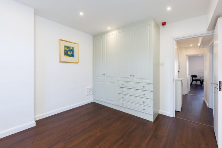 images of property on Sinclair Gardens
