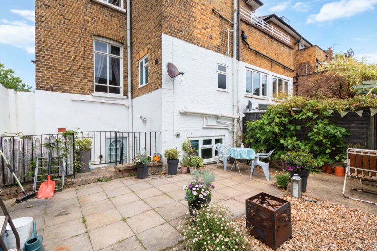 images of property on Chiswick High Road