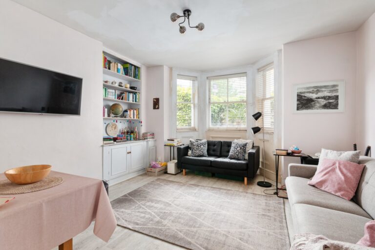 images of property on Chiswick High Road