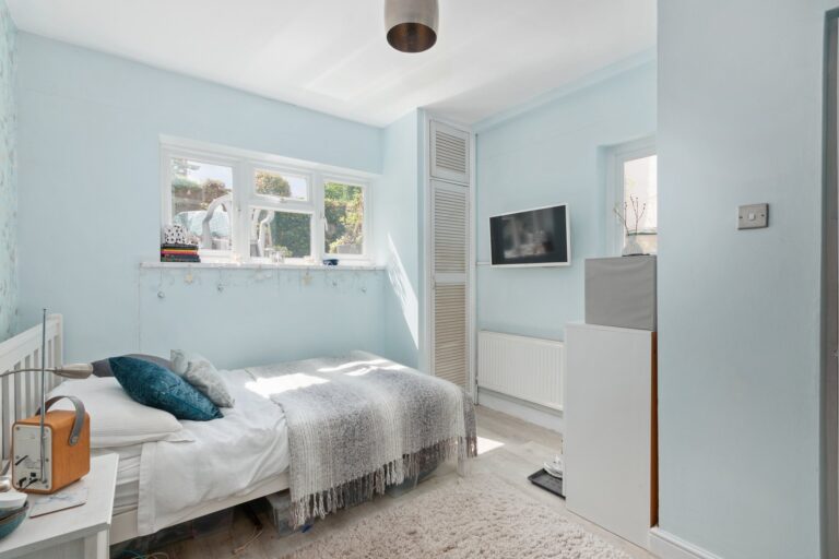 images of property on Chiswick High Road