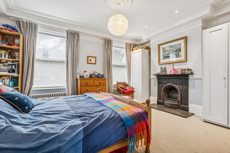 images of property on Brackenbury Road
