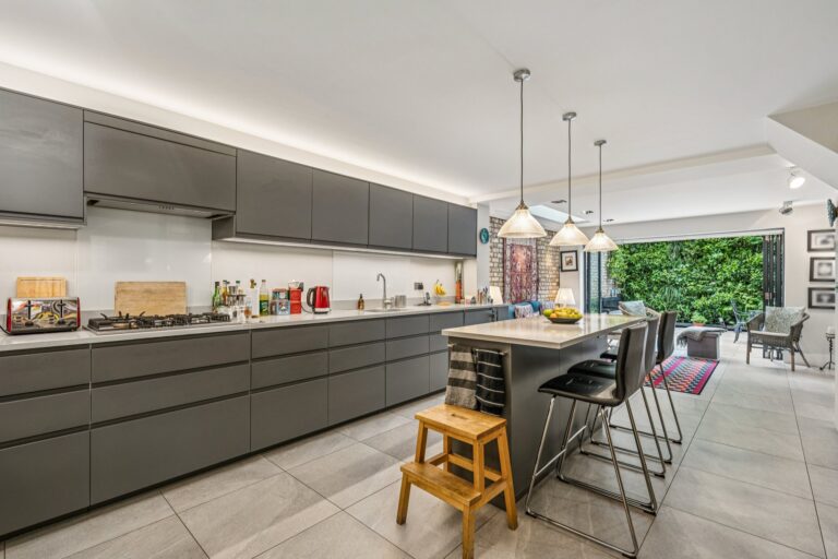 images of property on Brackenbury Road