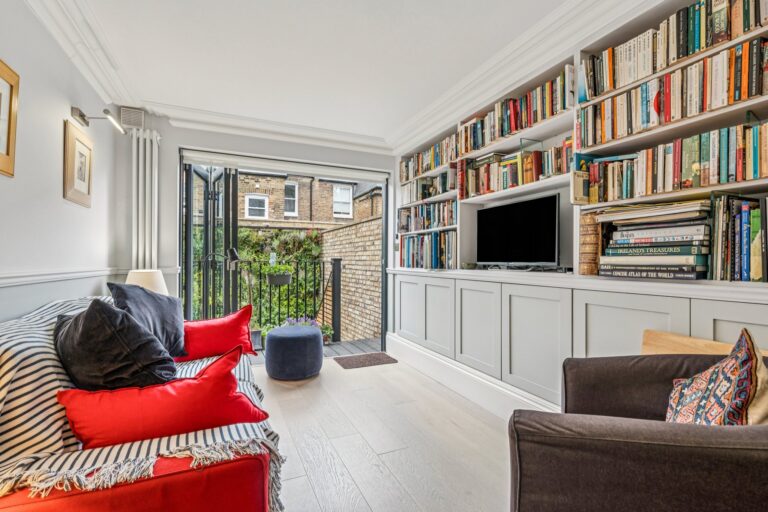 images of property on Brackenbury Road