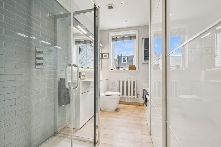 images of property on Brackenbury Road