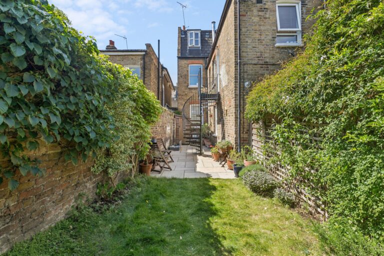 images of property on Rosedale Terrace