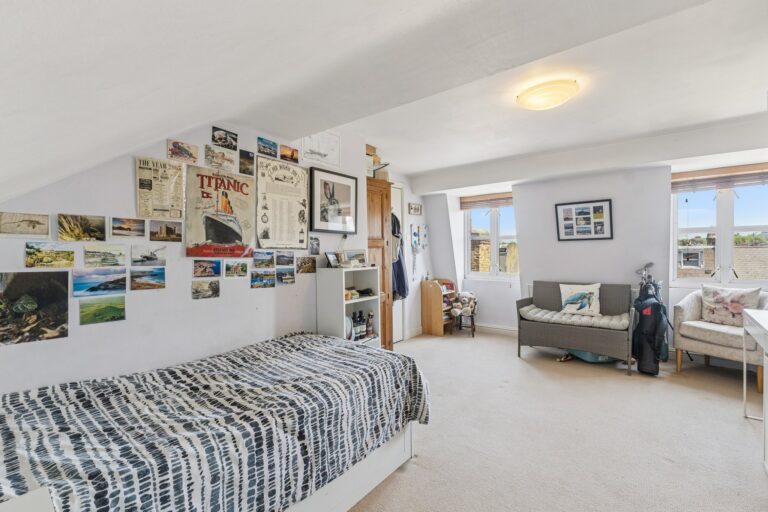 images of property on Rosedale Terrace