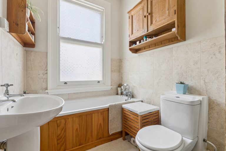 images of property on Rosedale Terrace